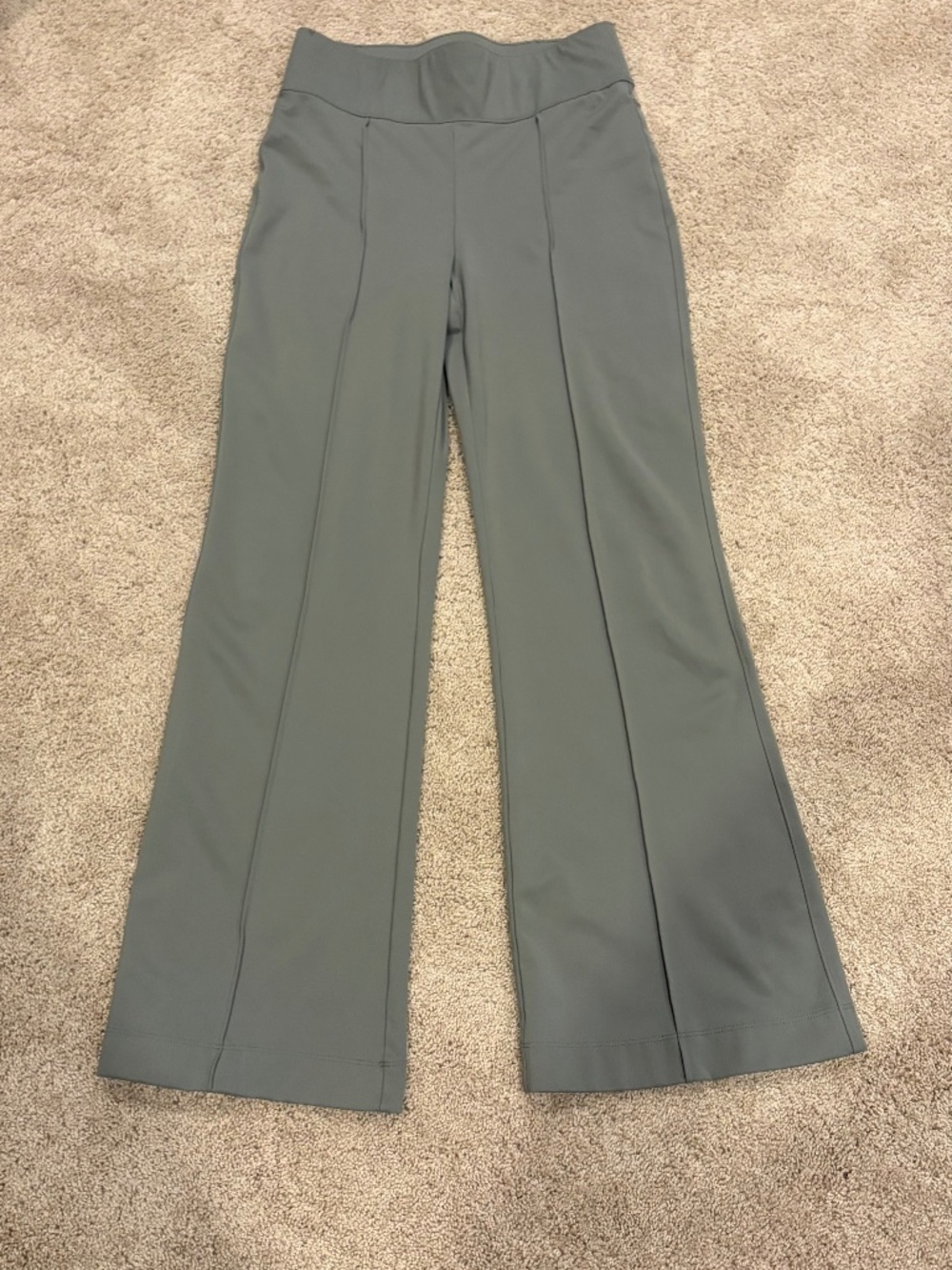 Mondetta stretchy women’s paint size medium; color green